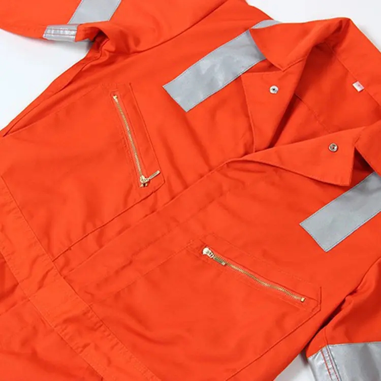 辅料质量的好坏能够影响到工作服的质量