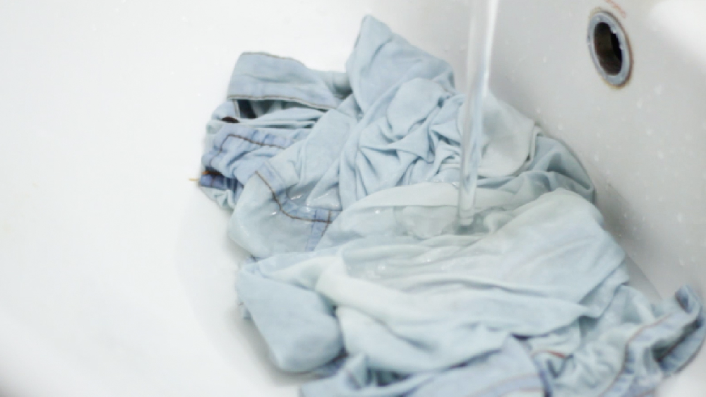 工作服上的汗味怎么消除？