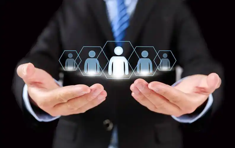 如何通过企业工服激发员工的归属感和忠诚度？