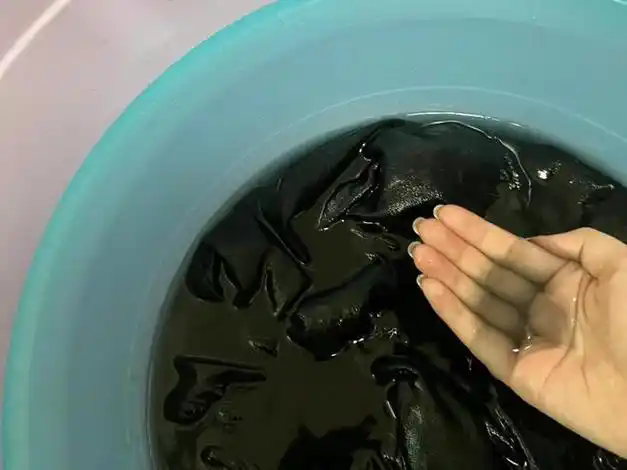 颜色鲜艳的工作服面料褪色快吗？