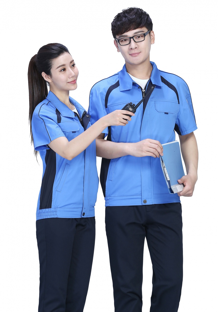 工服定做是注重工作服款式还是功能实用性呢